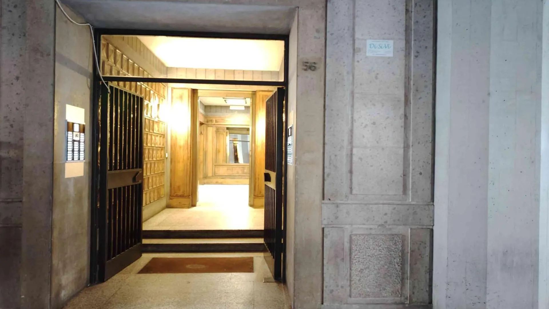 Apartment Di'Si'Vi' Casa Vacanze Roma Italy